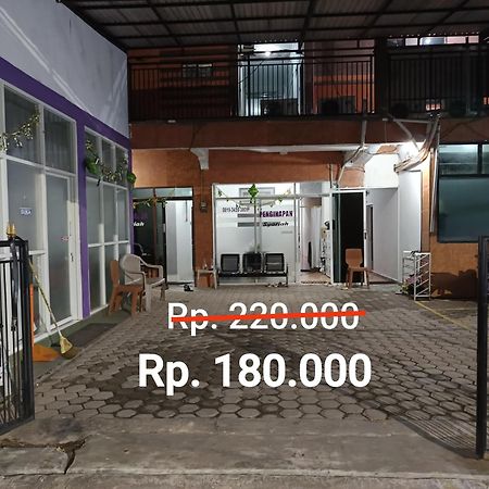 Penginapan Violet Doorz Syariah Banjarbaru Extérieur photo